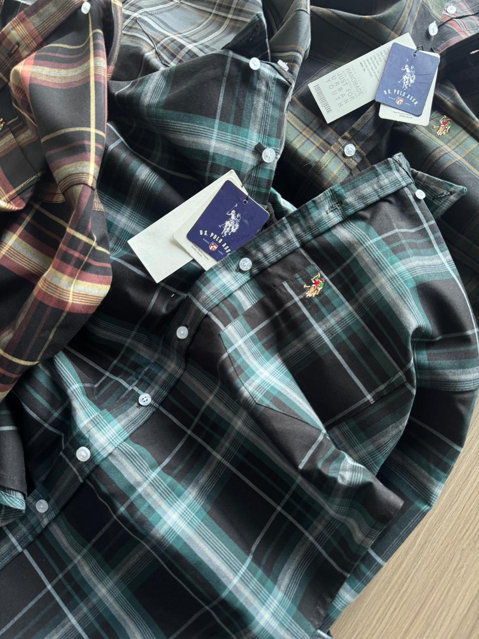 Men’s Classic Checks Shirt – Comfortable Fit with Timeless Style